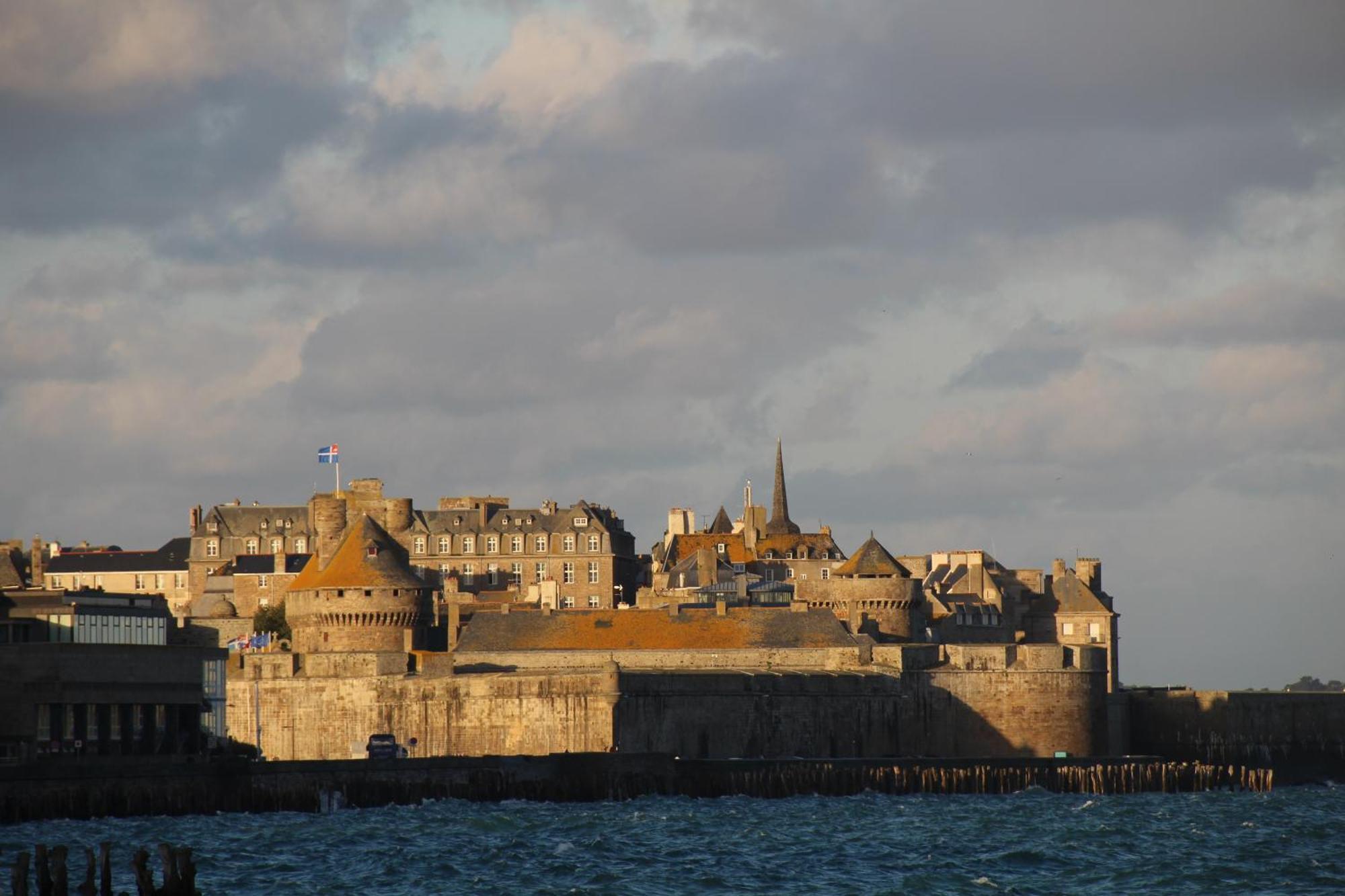 Les Trauchandieres De Saint Malo Bed & Breakfast ภายนอก รูปภาพ